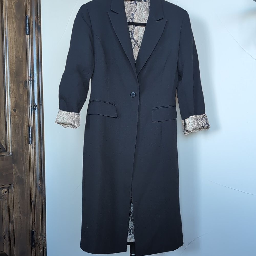 Vintage Boutique Europa Size 6 Black Trench Coat With Python Satin Lining Y2K